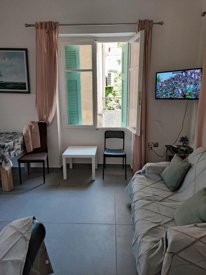 纳夫普利翁Ευχάριστο Σπίτι Στο Κέντρο Της Πόλης Του Ναυπλίου.公寓 外观 照片